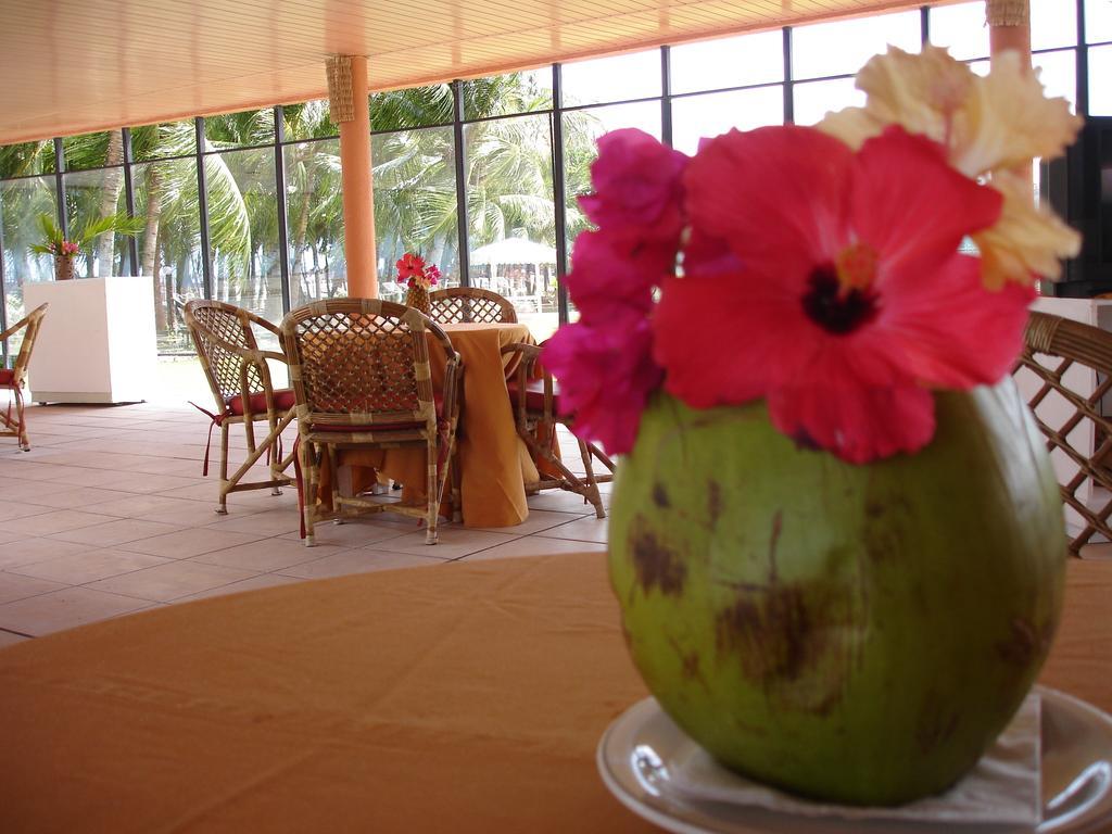 Marina Park Hotel Форталеза Екстериор снимка A coconut drink